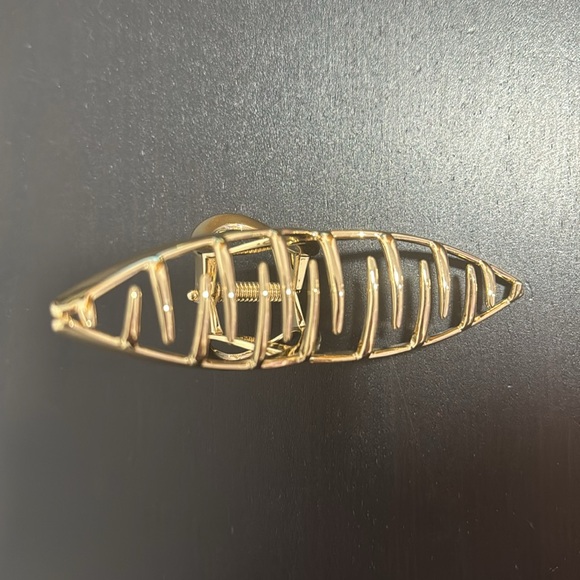 Other Stories Bow Large Hair Claw - Picture 4 of 4